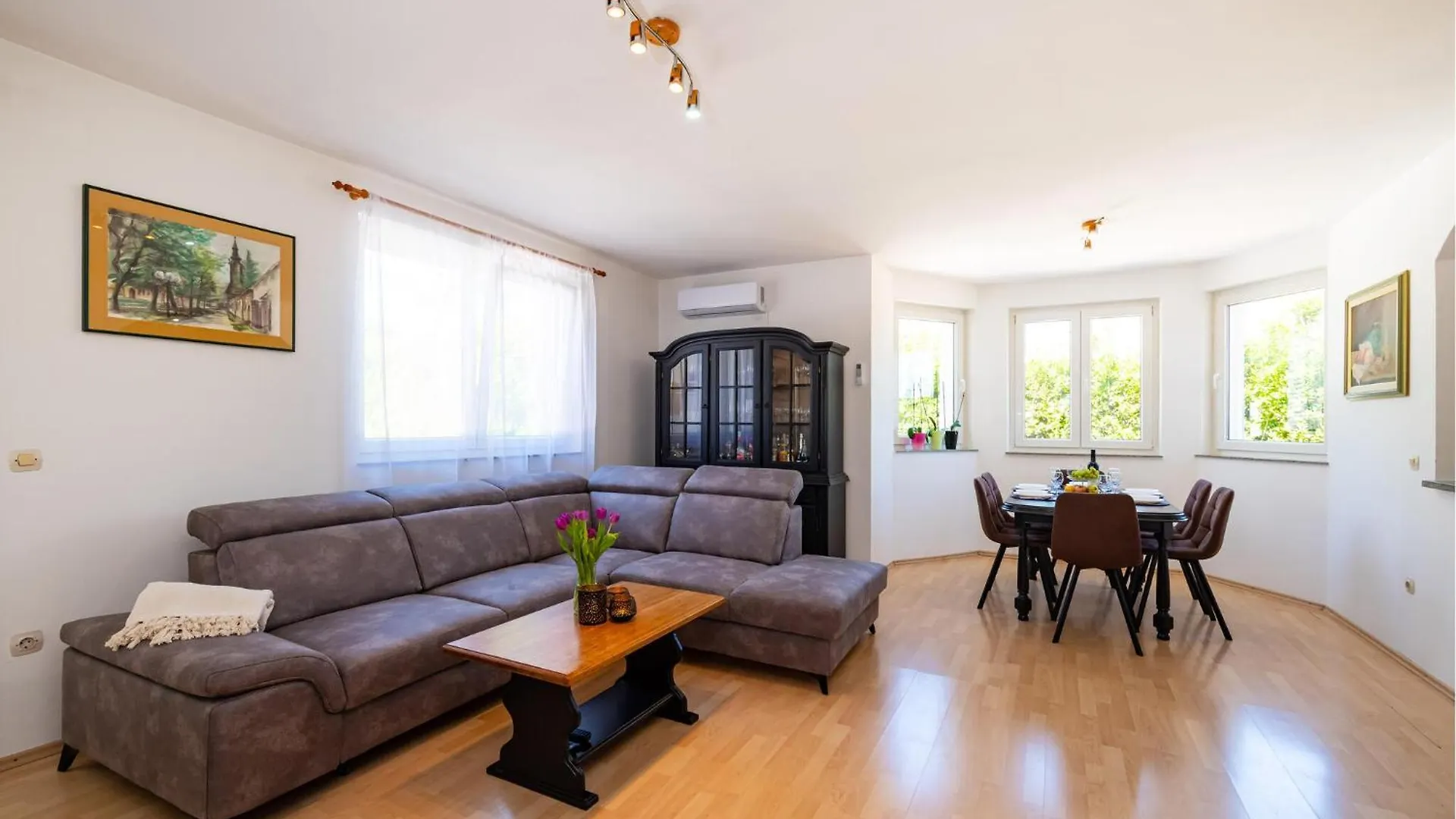 3 Bedroom Cozy Home In Brisevo בית נופש