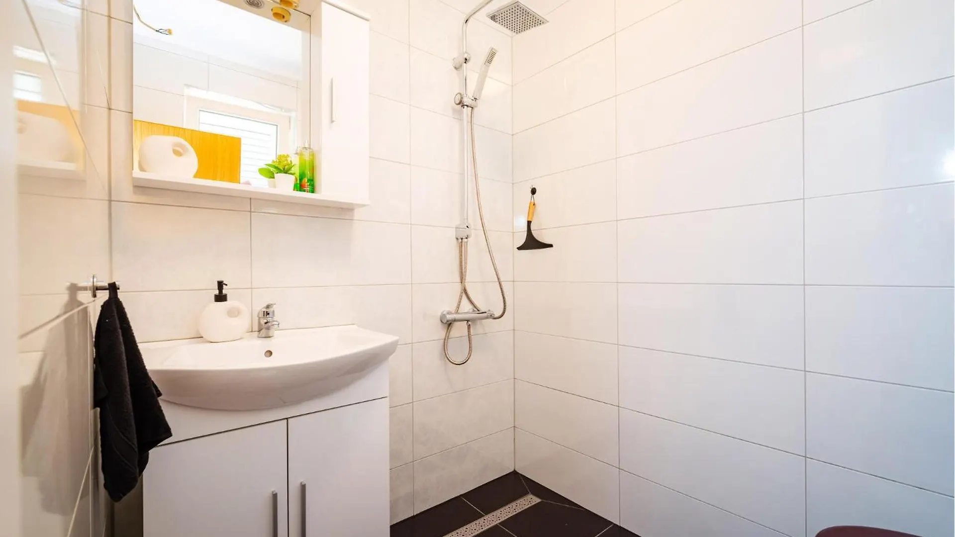 3 Bedroom Cozy Home In Brisevo 0*,  קרואטיה