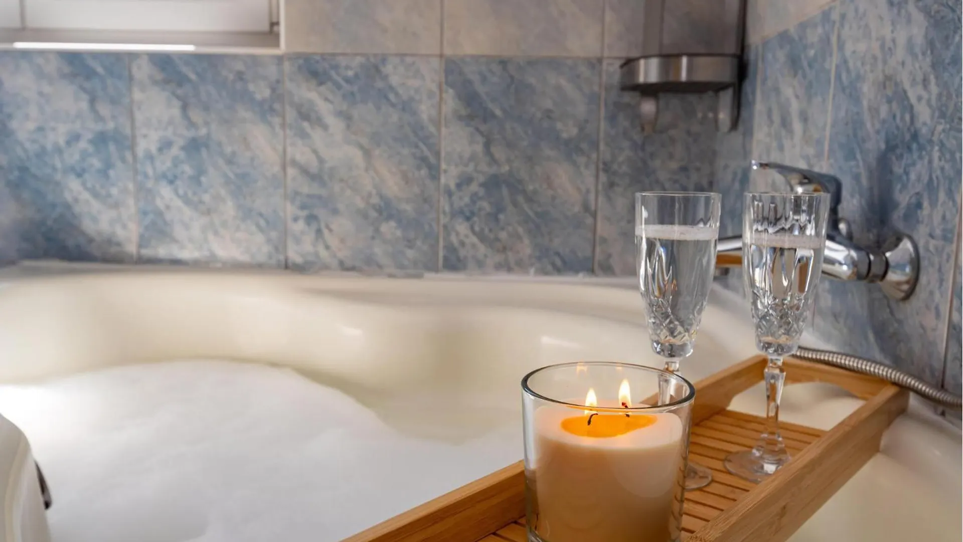 3 Bedroom Cozy Home In Brisevo בית נופש