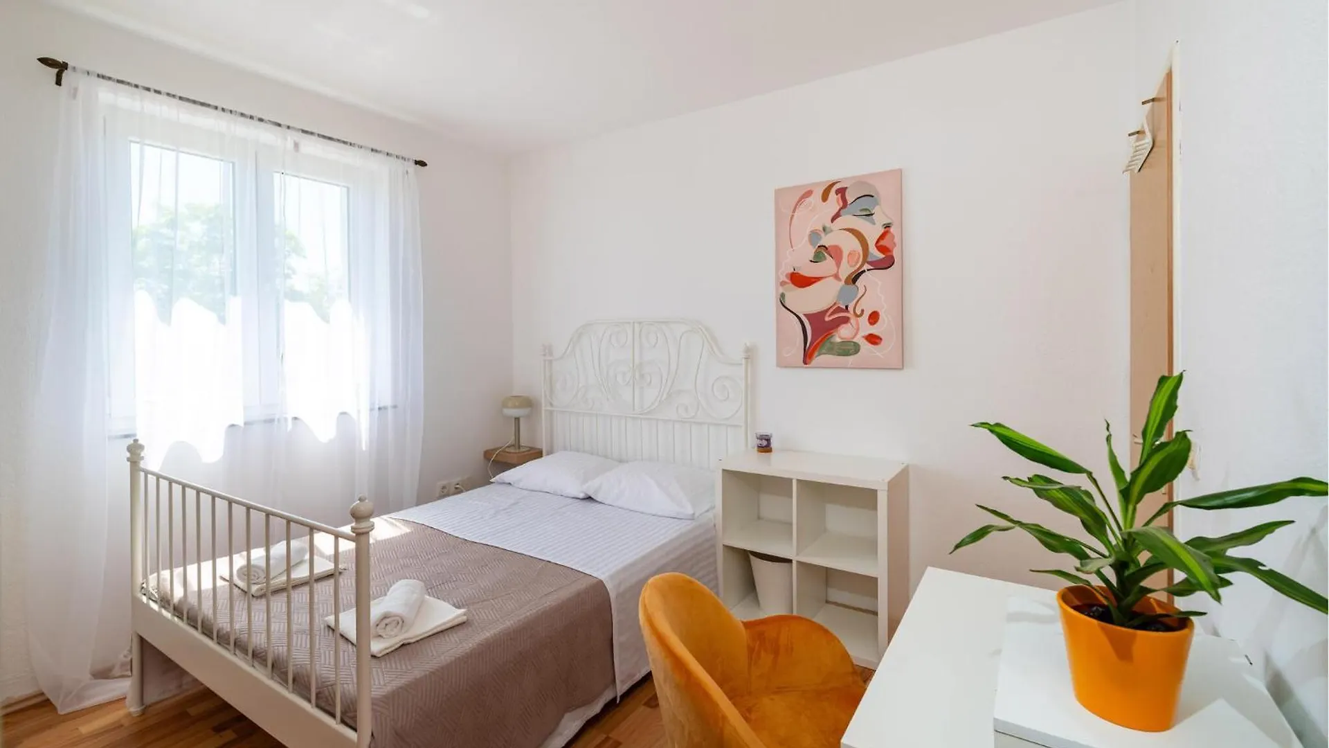3 Bedroom Cozy Home In Brisevo 0*,  קרואטיה