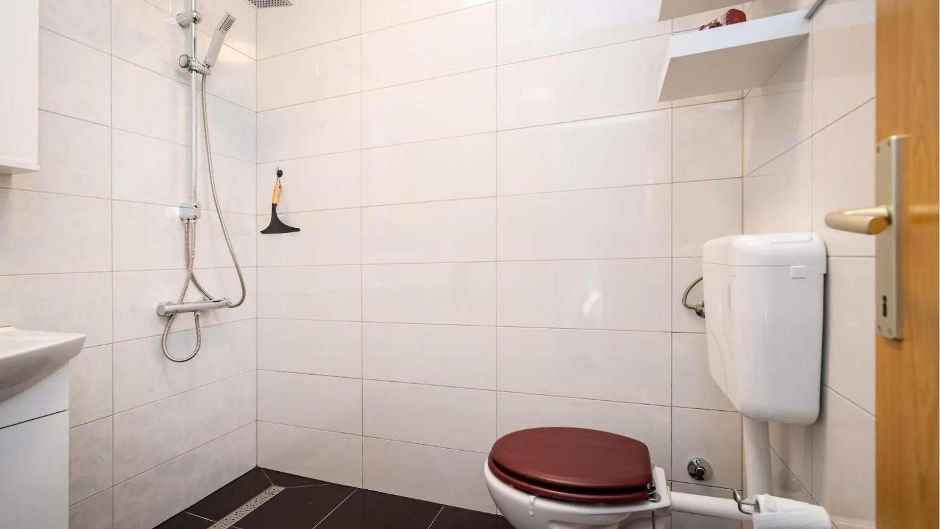 3 Bedroom Cozy Home In Brisevo
